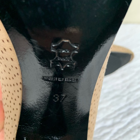 BROWNS  SUEDE PUMPS / CAMEL WITH BROWN DOT DETAIL / GOLD / 3 INCH HIGH HEEL - Picture 10 of 12